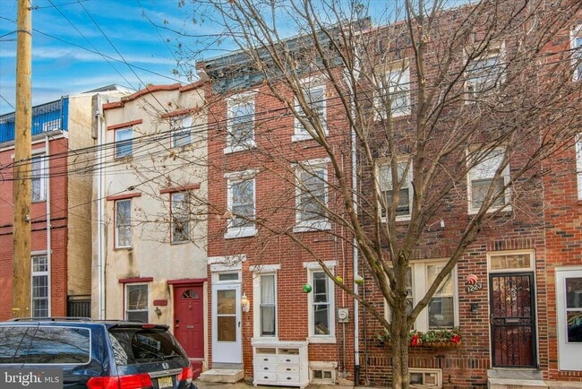 Building Photo - 1225 N Howard St
