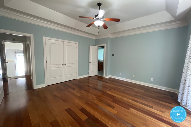 Building Photo - 8105 Last Oak Ct