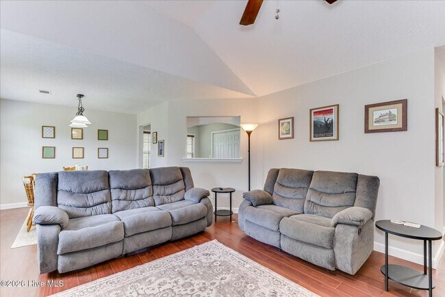 Building Photo - 135 Summerfield Cir