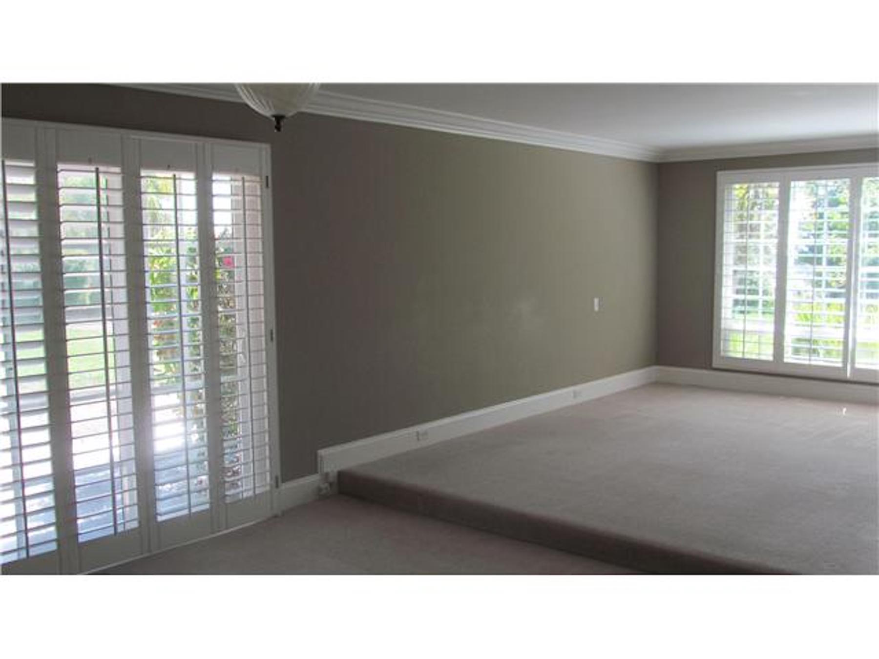 Building Photo - 2015 Hidden Crest Dr