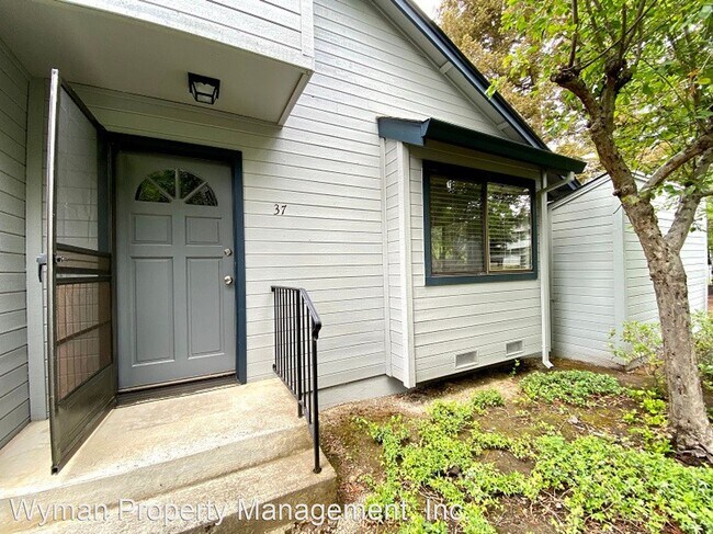 Building Photo - 1 br, 1 bath House - 37 Village Parkway