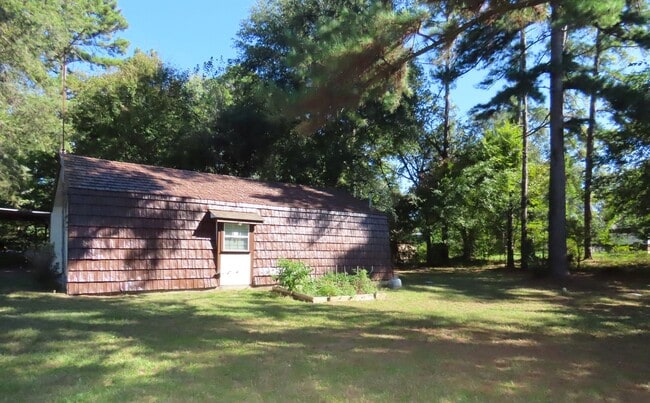 Building Photo - Bullard - Modest 2 Bedroom House on Tree-S...