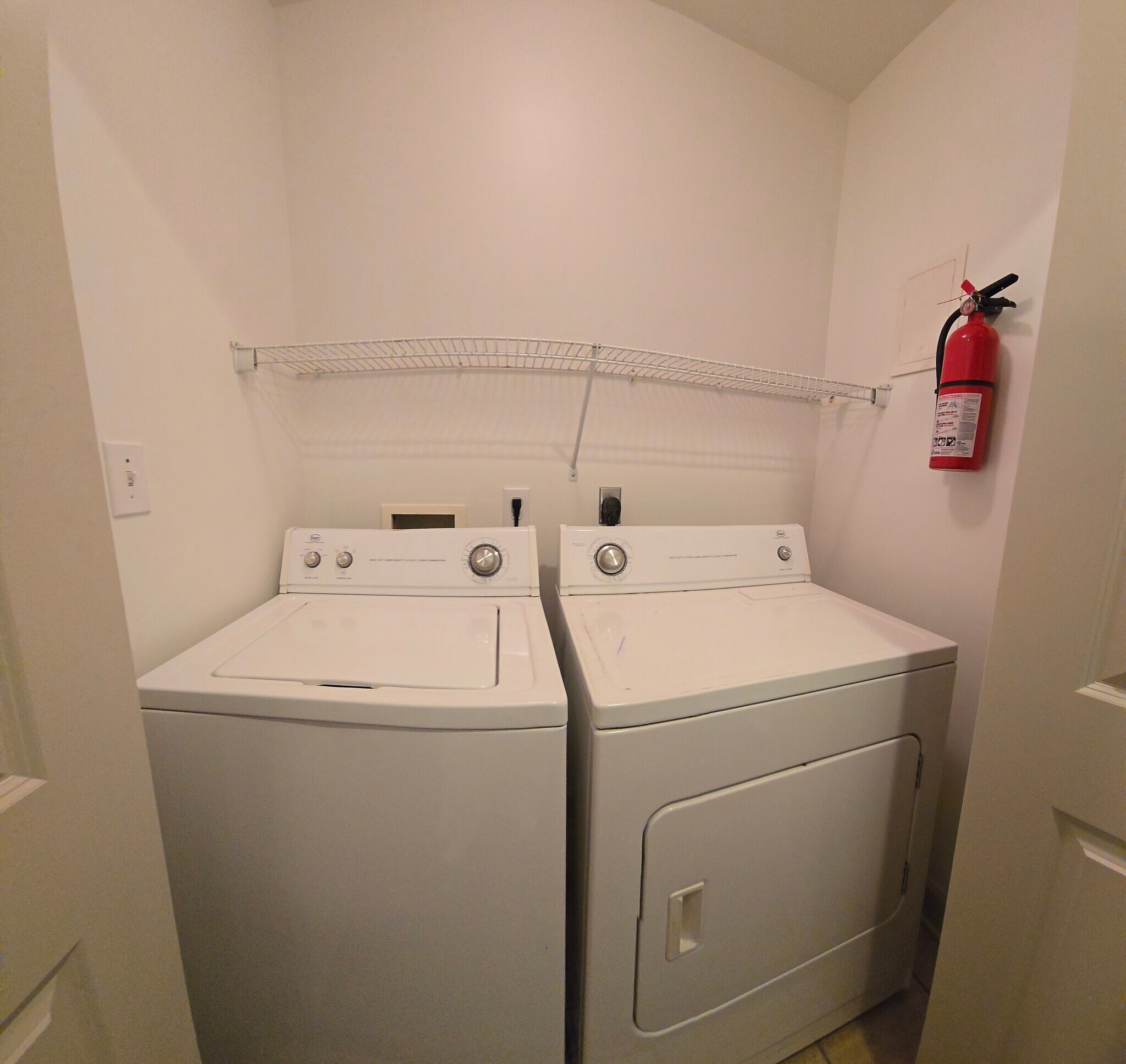 Building Photo - 1957 Wire Rd