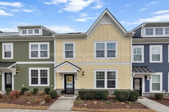 Building Photo - 410 Triumph Ln