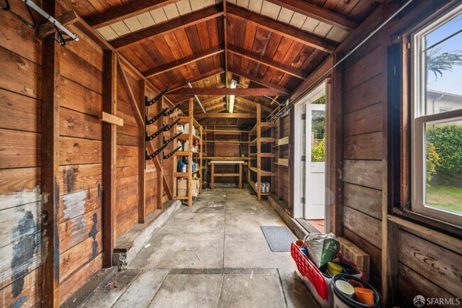 Building Photo - 420 Miramar Ave