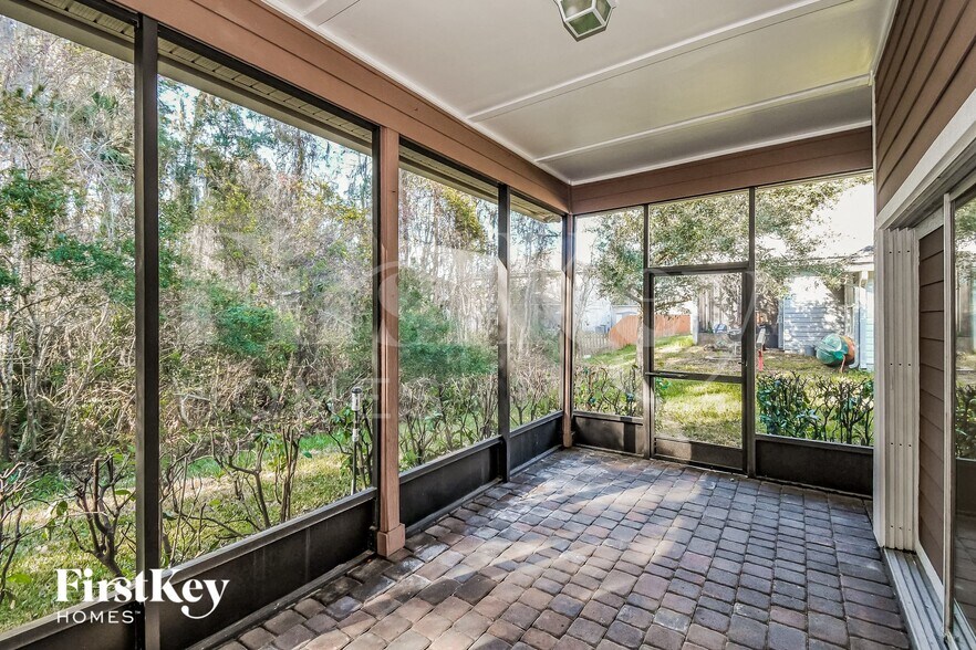 Building Photo - 652 Reflection Cove Rd