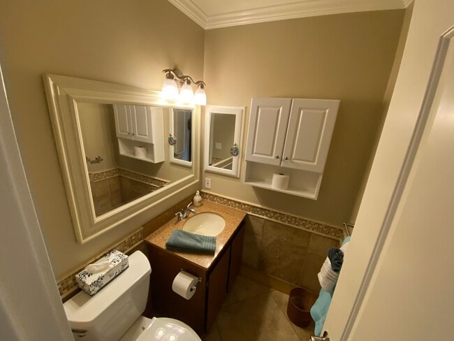 Building Photo - 561 Leisure World