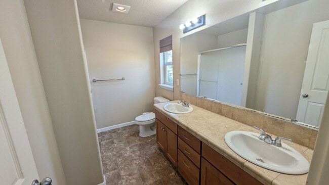 Building Photo - Great four bedroom home in Aloha!