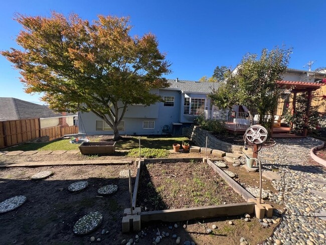 Building Photo - 3833 Brookdale Blvd