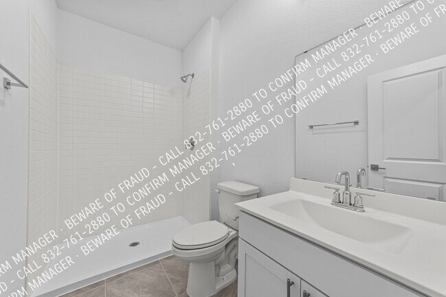 Building Photo - 2229 Maple Ridge Dr