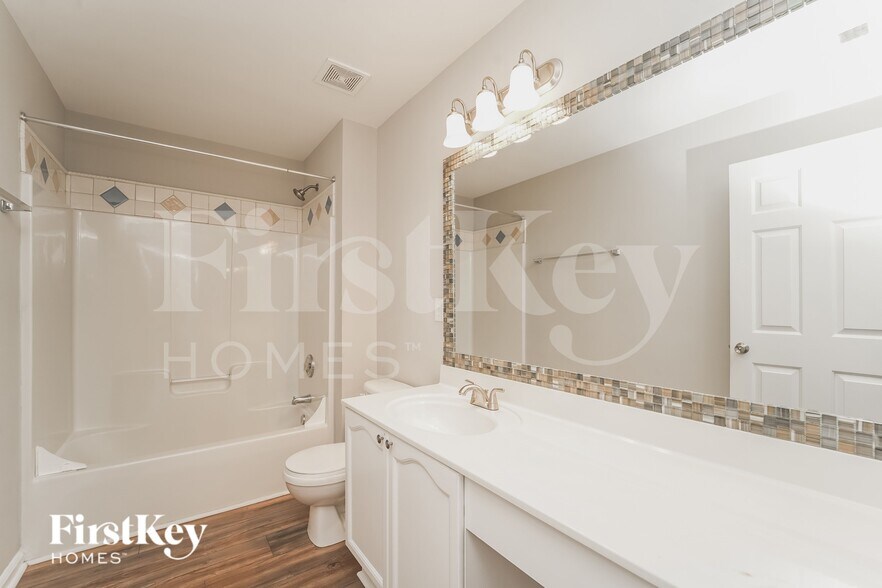 Building Photo - 13413 Edgetree Dr