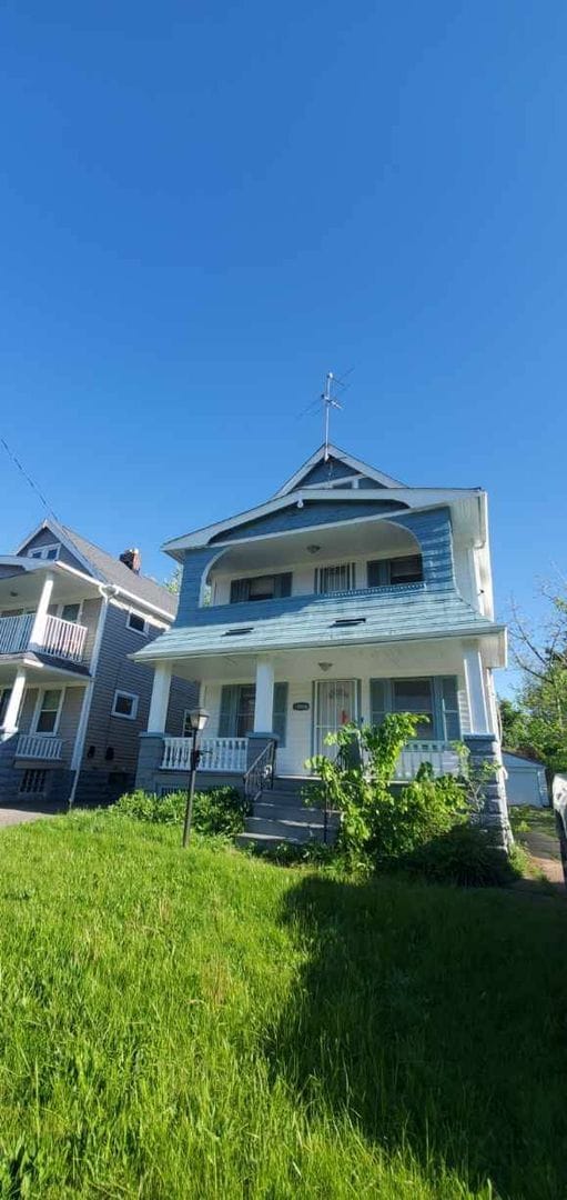 Building Photo - Charming 4-Bedroom Property in Prime Location