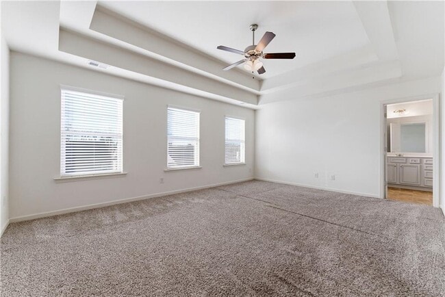 Building Photo - 413 Village View