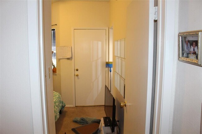 Building Photo - 3316 Guadalupe St