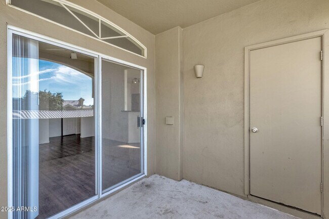 Building Photo - 5335 E Shea Blvd