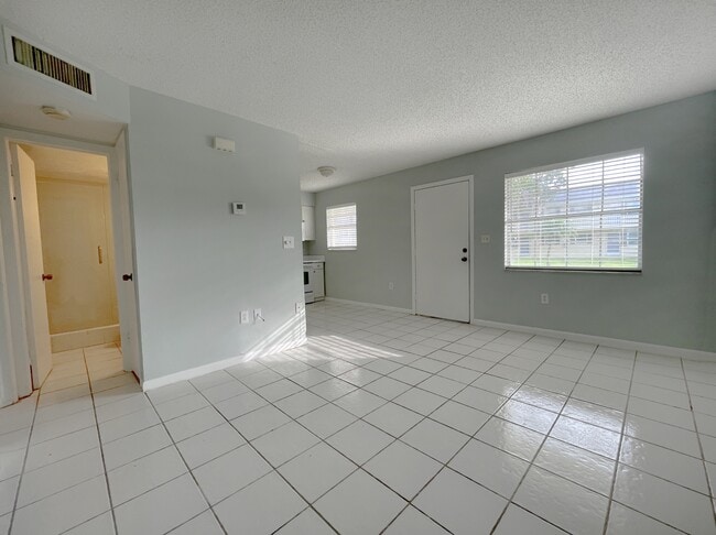 Building Photo - 3325 Arpt Rd S