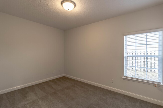 Building Photo - 260 Rutledge Dr