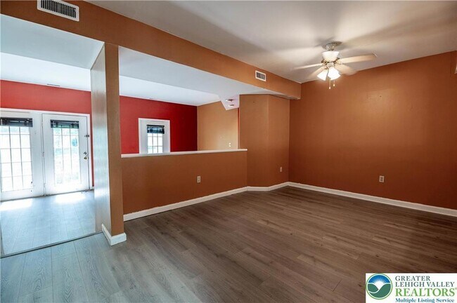 Building Photo - 109 Freedom Ct