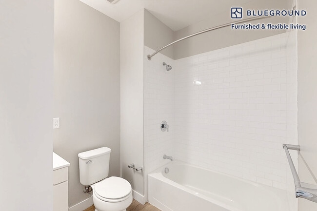 Building Photo - 861 Broadway-SI FL2-ID2924A