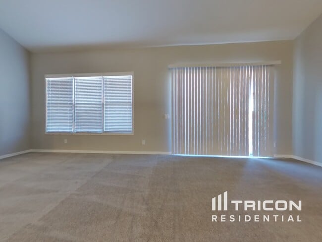 Building Photo - 29946 W Avalon Dr