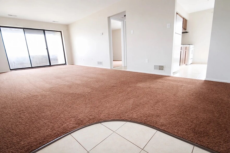 Building Photo - Canterbury Court