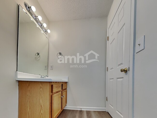 Building Photo - 2544 Quarry Ridge Ln