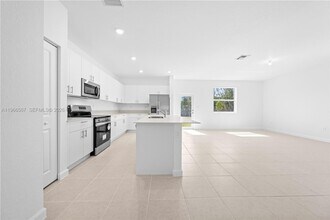 Building Photo - 2442 Southeast 30th Street