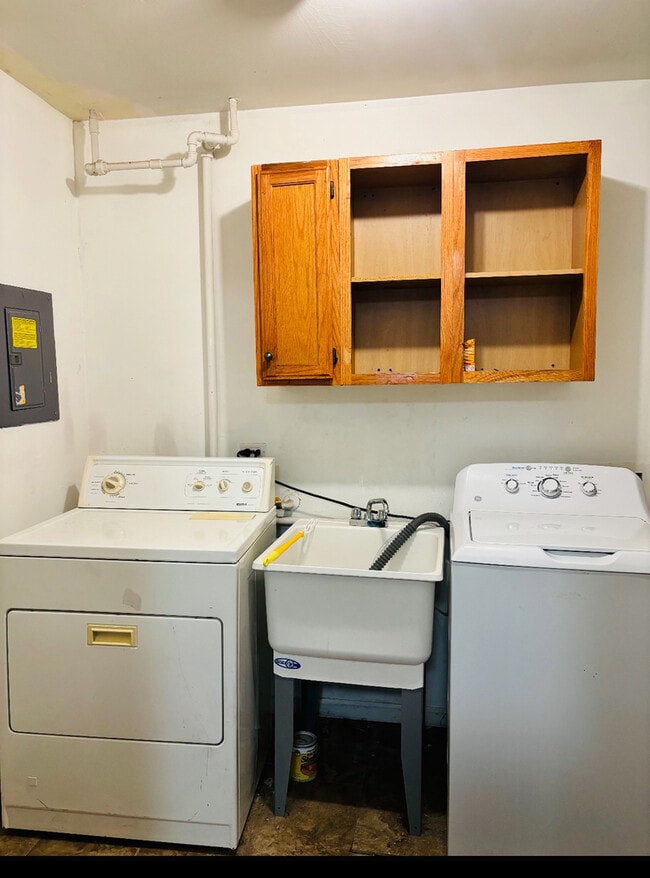 Building Photo - 2800 S 10th Ave