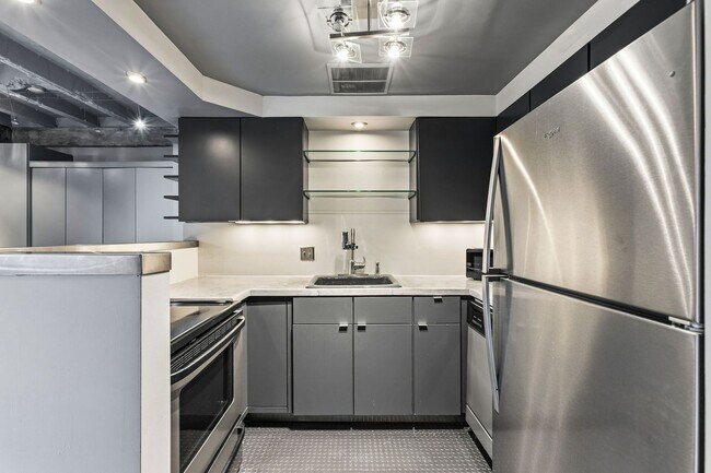 Building Photo - Unit #303 - The Regis Condos | Downtown Omaha