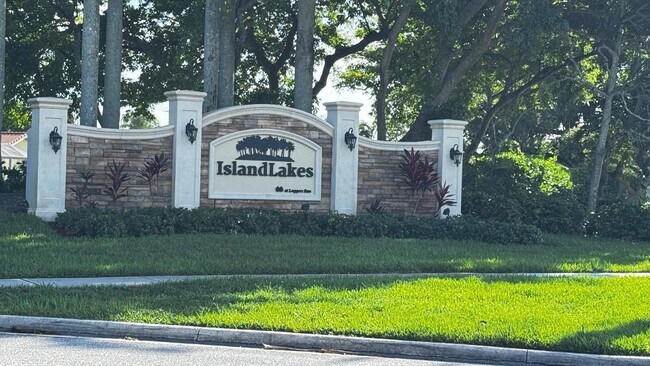 Building Photo - 11822 Island Lakes Ln