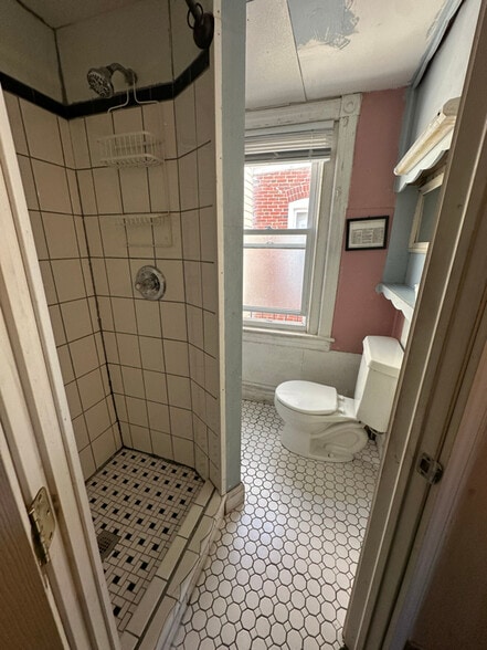 Building Photo - 46 Montgomery Ave