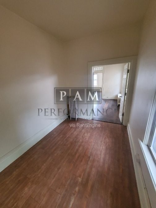 Building Photo - 919 E Brady St