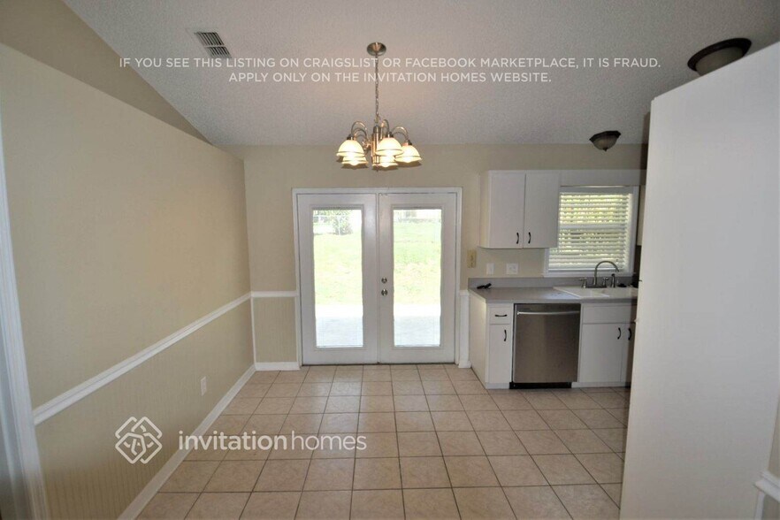 Building Photo - 12122 Meadow Ln