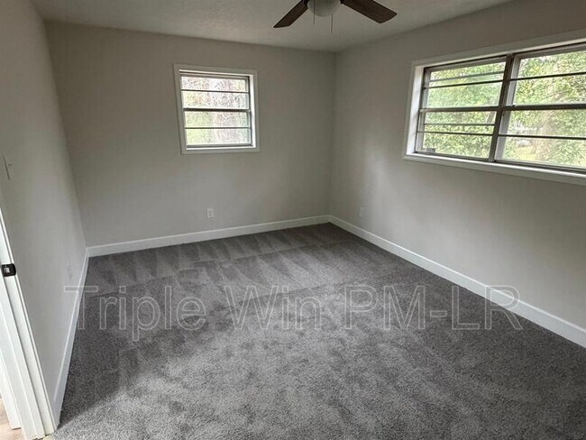 Building Photo - 8010 Westwood Ave