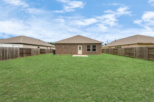 Building Photo - 314 Carlos Leal Dr