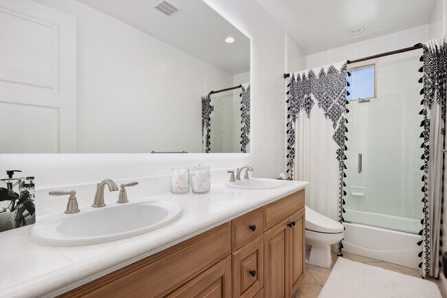 Building Photo - 227 Neptune Ave