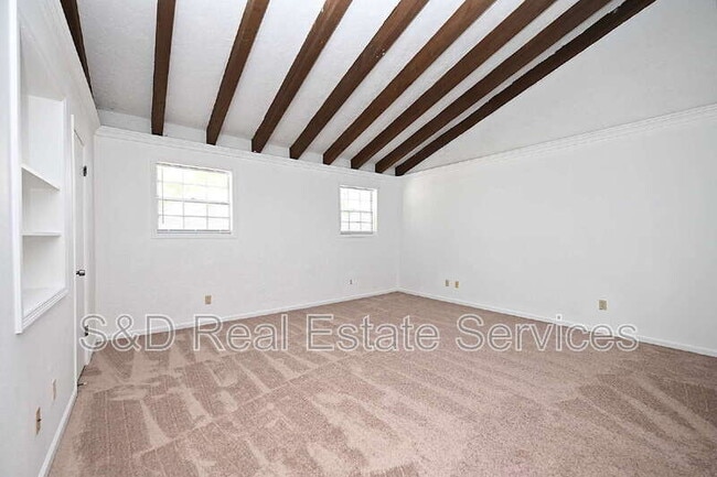 Building Photo - 2249 9th St SE