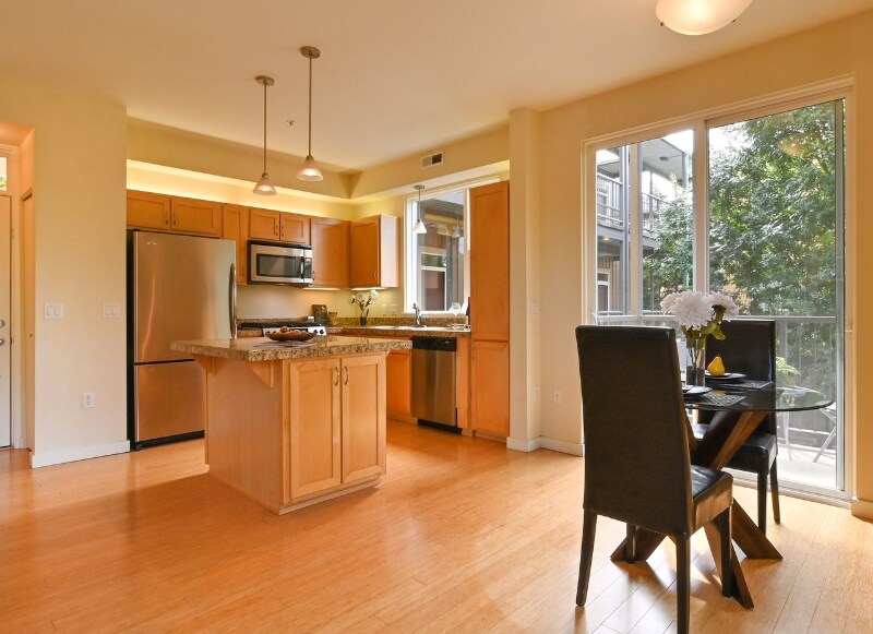Building Photo - 347 Rustic Pl
