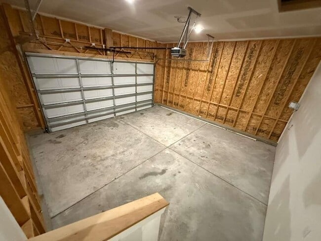 Building Photo - 5150 N Toben Dr