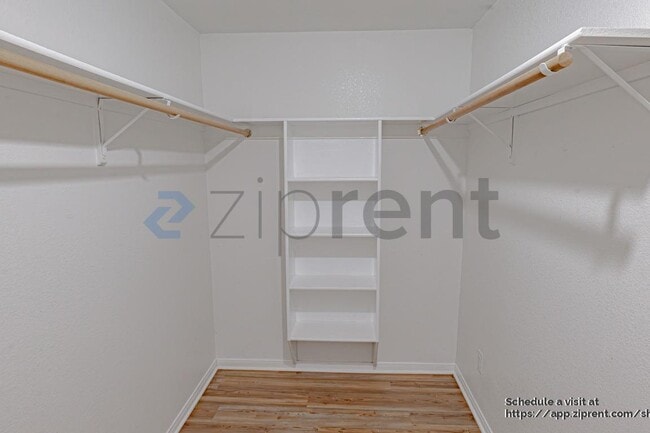 Building Photo - 609 S Ruidoso Downs Dr