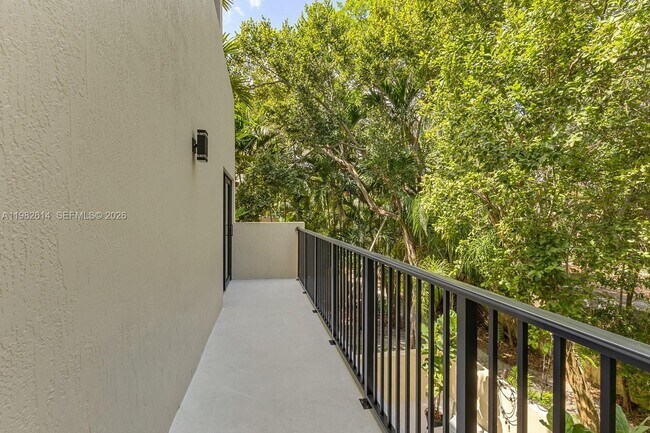 Building Photo - 2400 Brickell Ave