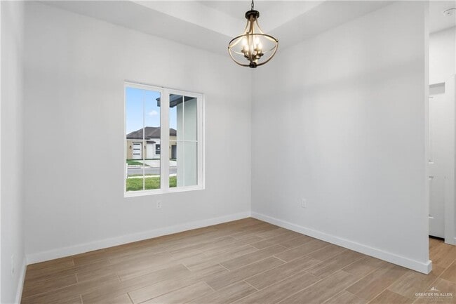 Building Photo - 17 Calle Moreno