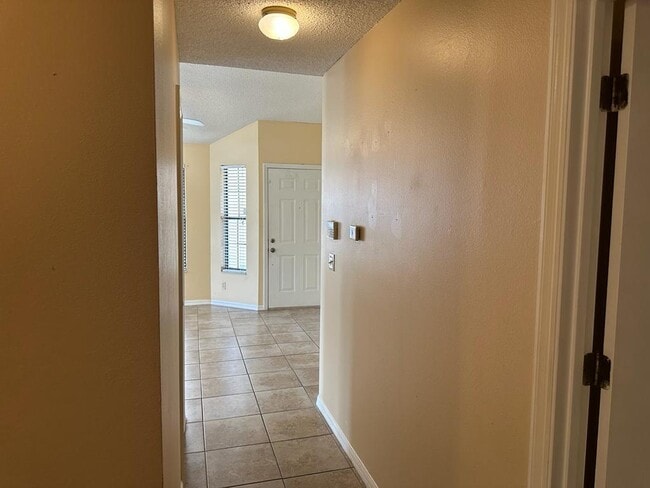 Building Photo - 9869 Aloma Bend Ln