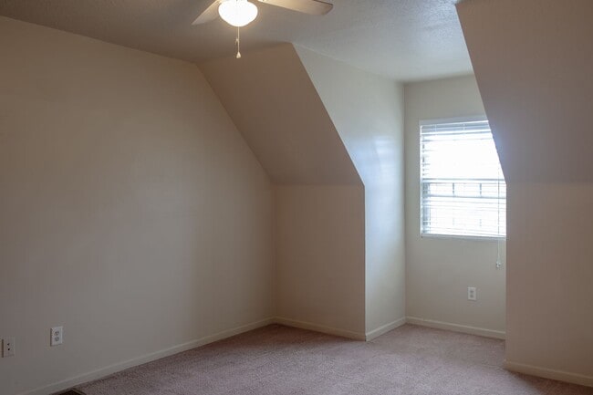 Building Photo - 5005 Scotch Pine Ave