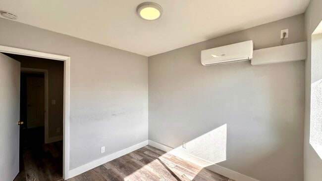 Building Photo - 309 Swain Blvd