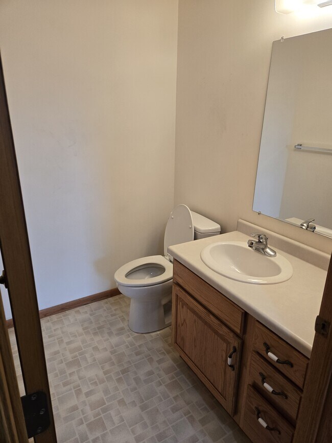 Building Photo - 806 Sycamore St