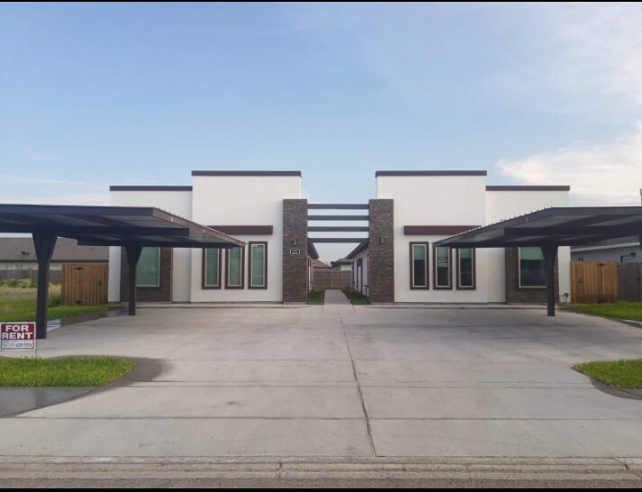 Building Photo - 210 Fig Dr