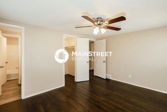 Building Photo - 4037 N Spruce Ave