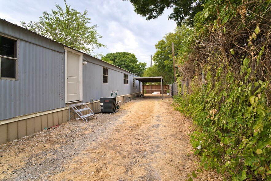 Building Photo - 5641 Kimber Ln