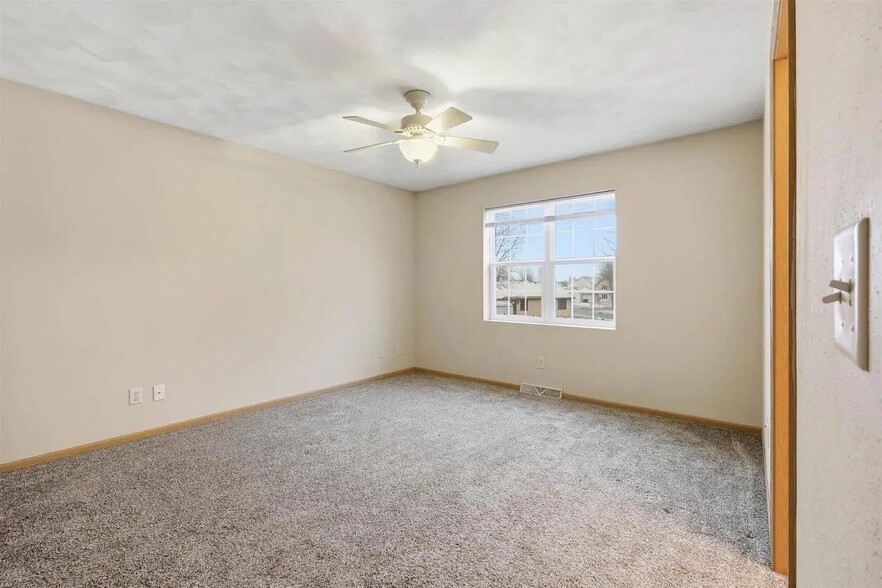 Building Photo - 1203 Stonewood Crossing
